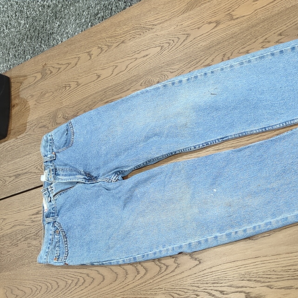 Vintage Levi's 505 33x20 regular fit. 100% cotton.